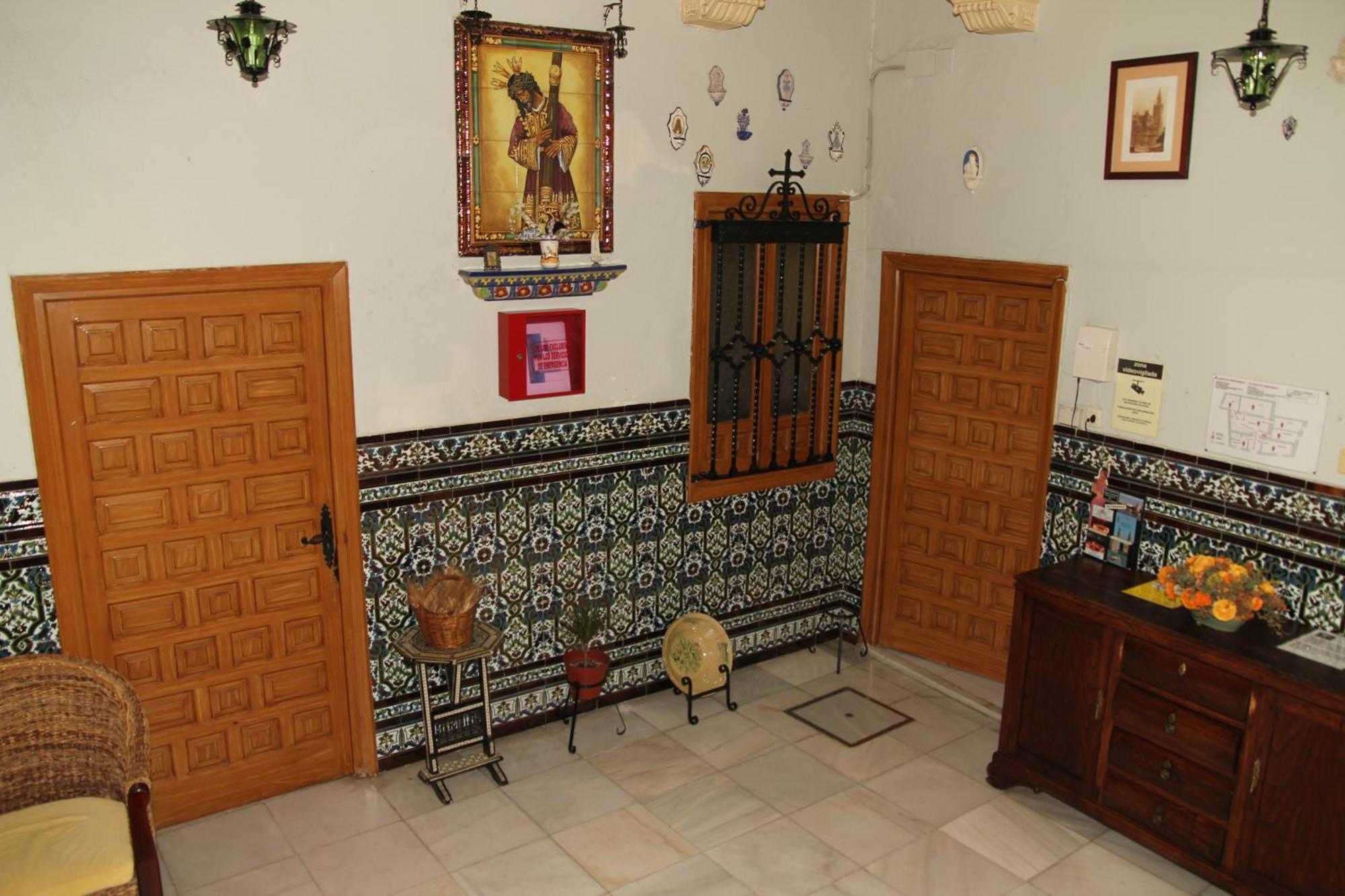 Pension Catedral Sevilla Exteriör bild